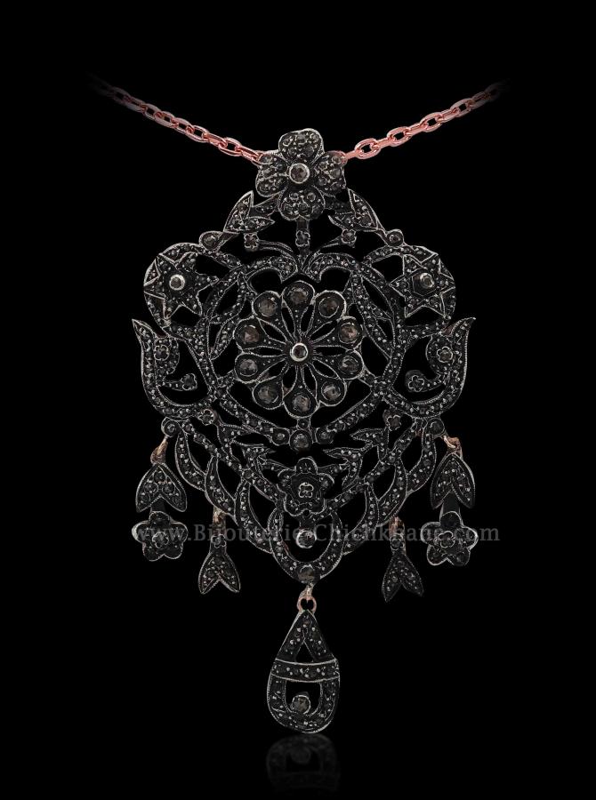 Bijoux en ligne Pendentif Diamants Rose ''Chichkhane'' 53505
